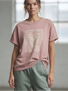 Girl Dangerous Graphic Tee Size XS